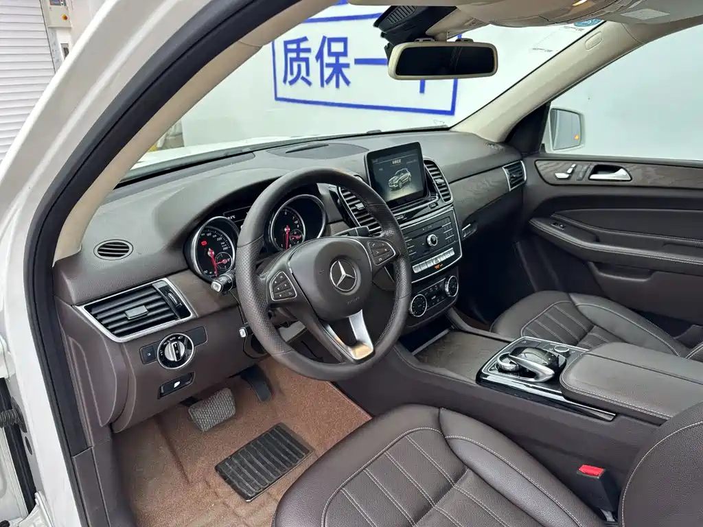 Mercedes-Benz GLE (Import) — миниатюра 9