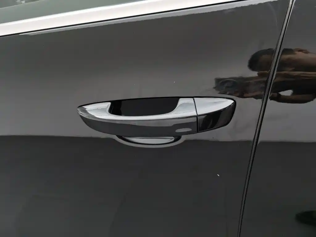 Volkswagen Touareg — миниатюра 18