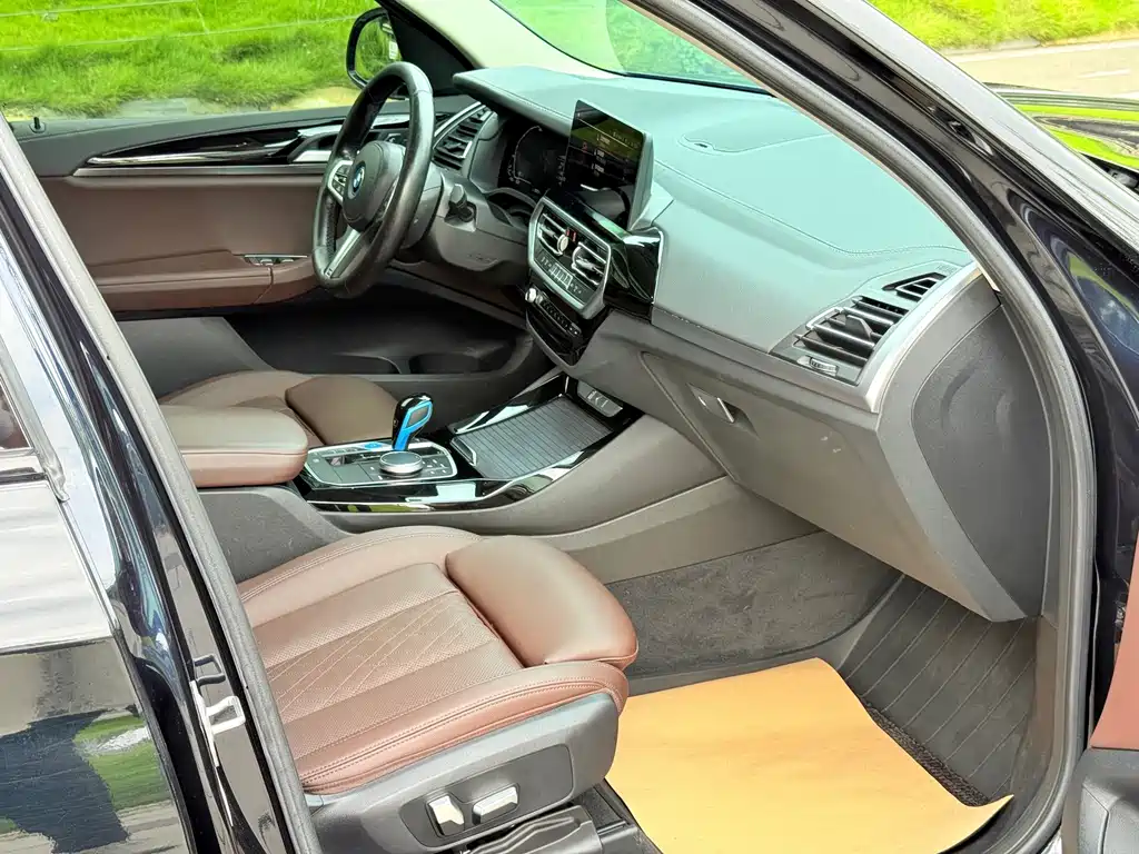 BMW iX3 — миниатюра 12