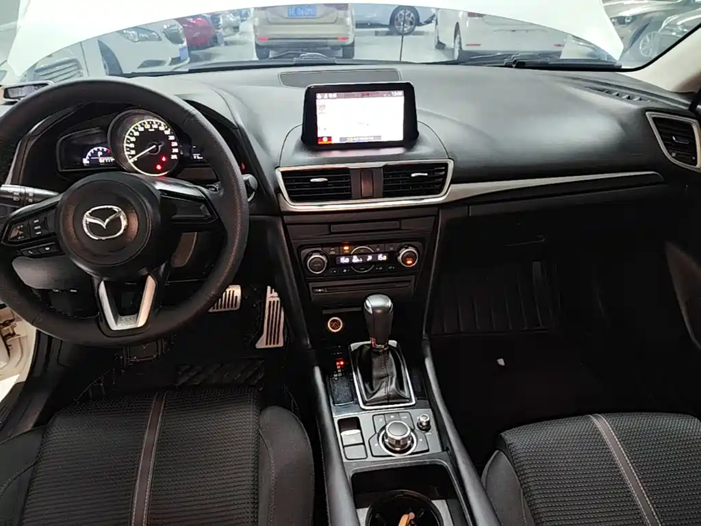Mazda 3 Axela — миниатюра 14