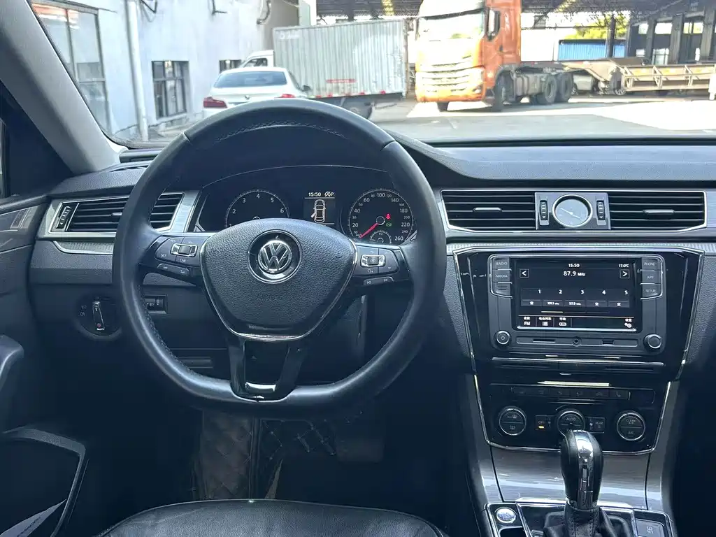 Volkswagen Passat — миниатюра 4