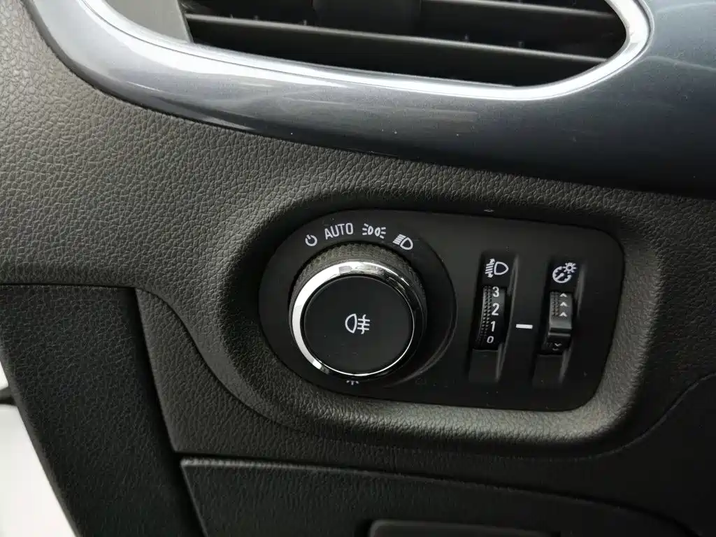 Buick Verano — миниатюра 21