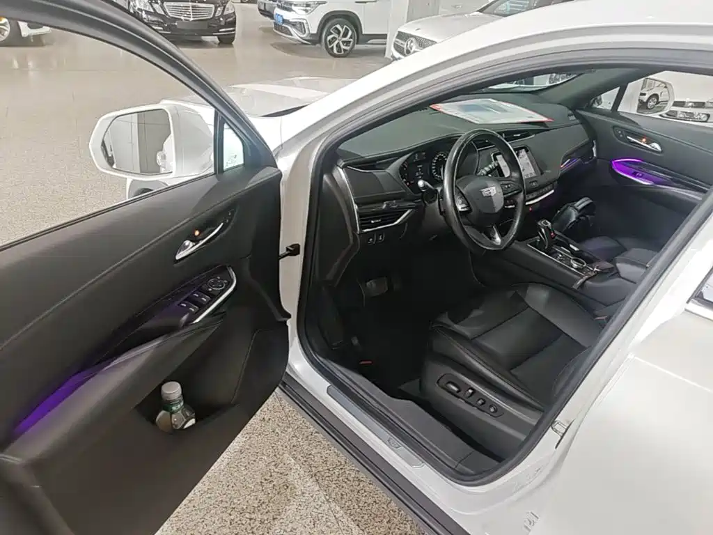 Cadillac XT4 — миниатюра 16