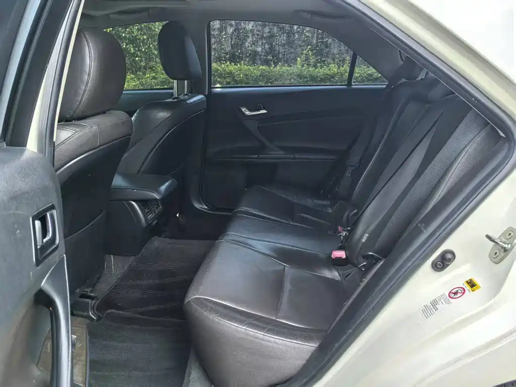 Toyota Reiz — миниатюра 11