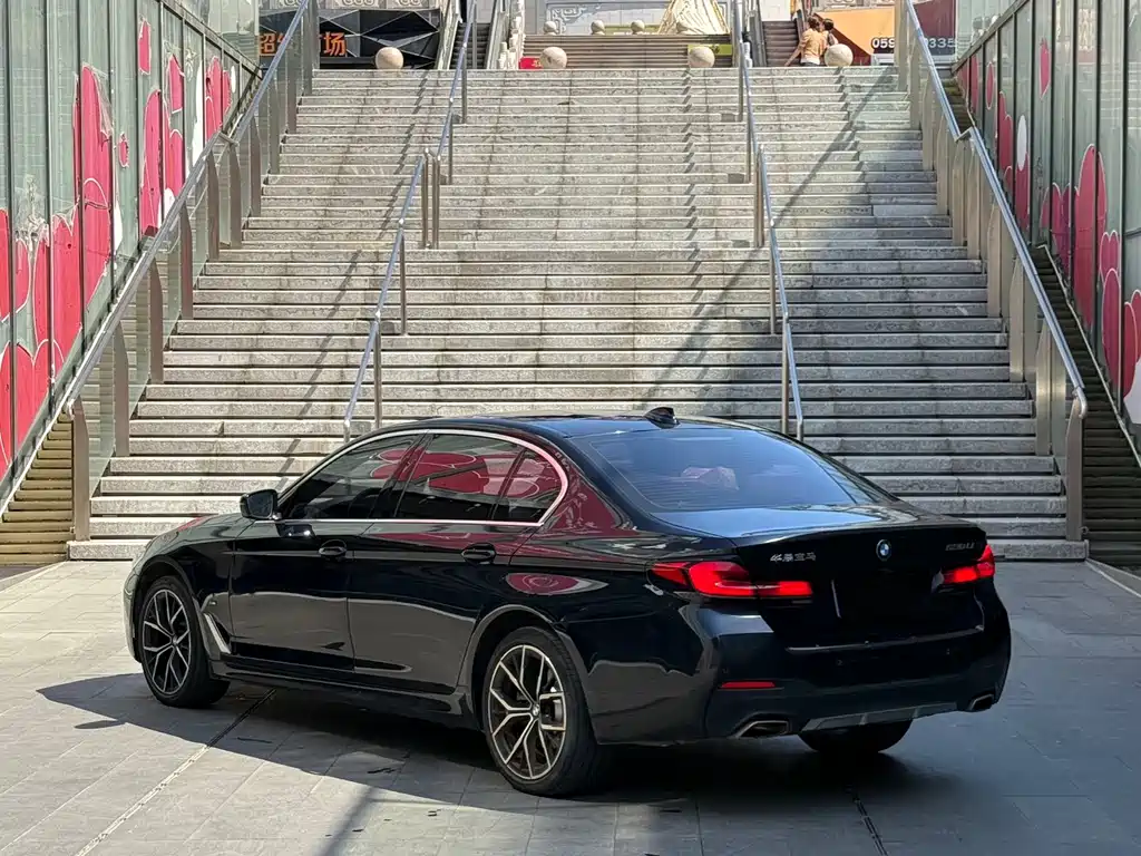 BMW 5 Series — миниатюра 14