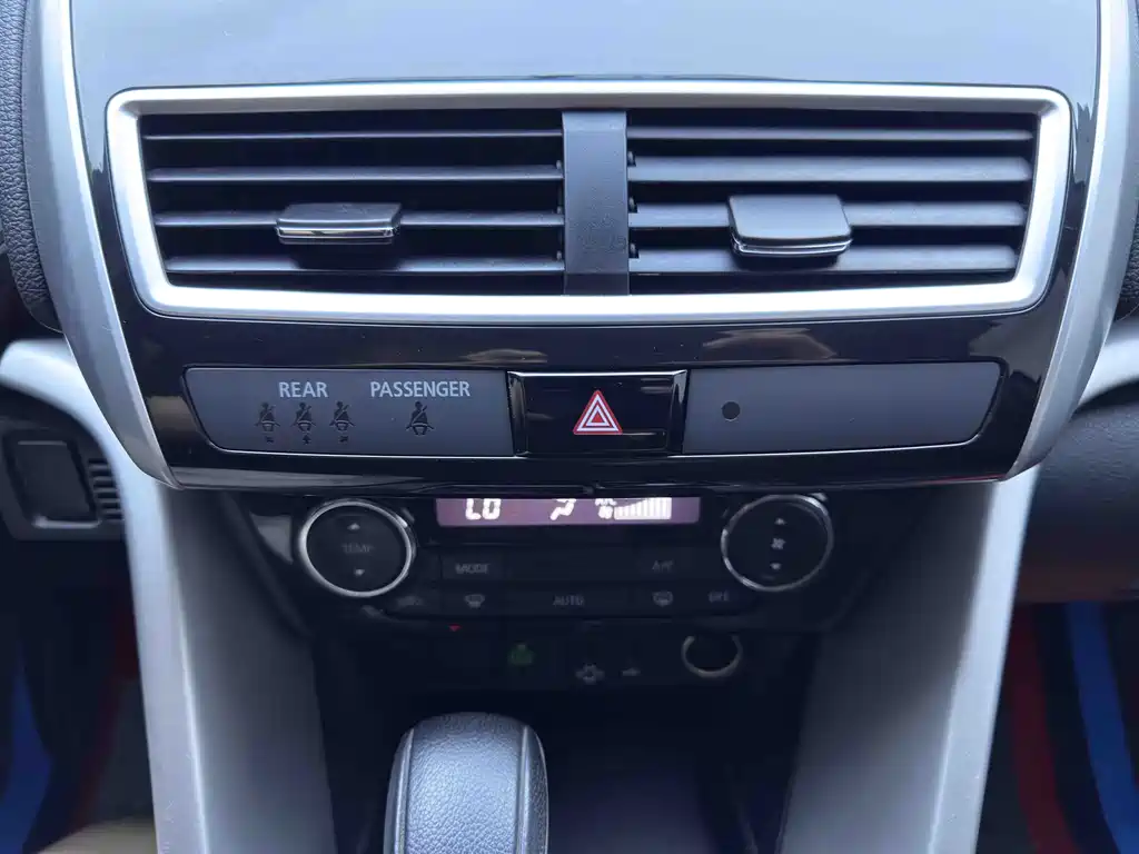 Mitsubishi Eclipse Cross — миниатюра 13
