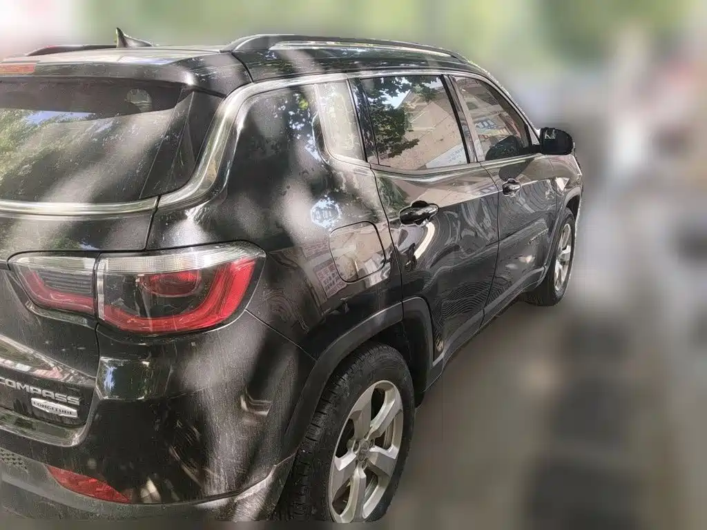 Jeep Compass — миниатюра 8