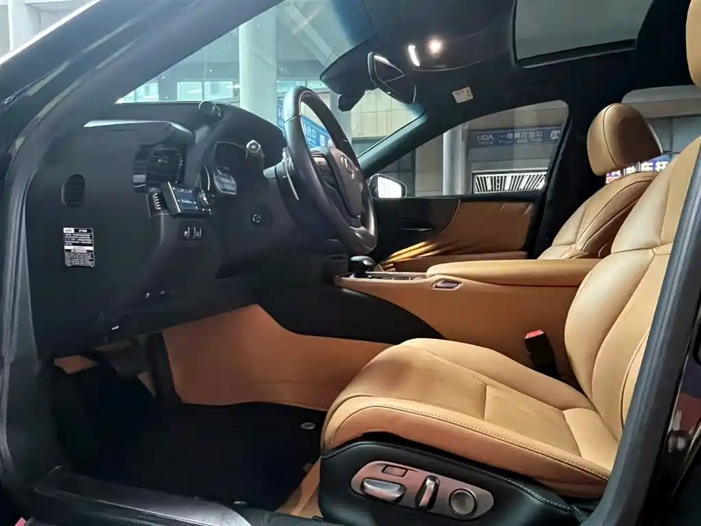 Lexus LS 2021 500h