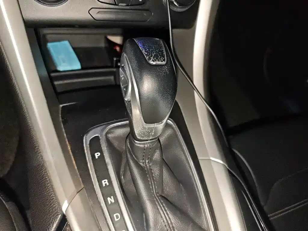 Ford Mondeo — миниатюра 7