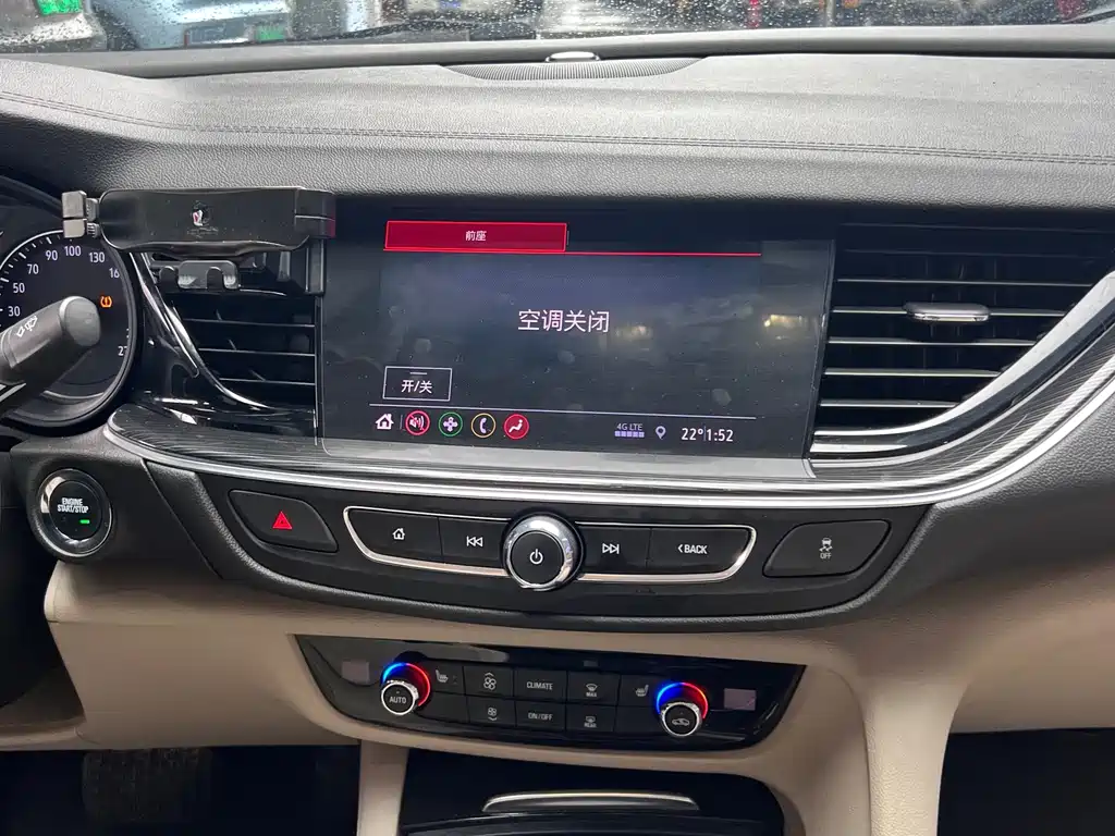 Buick Regal — миниатюра 13