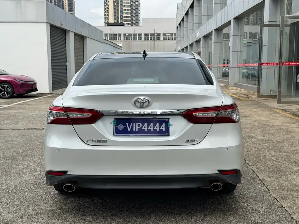 Toyota Camry — миниатюра 8