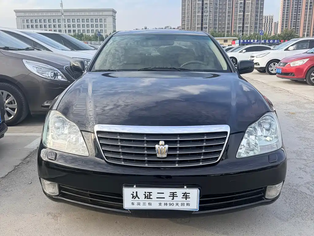 Toyota Crown — миниатюра 2