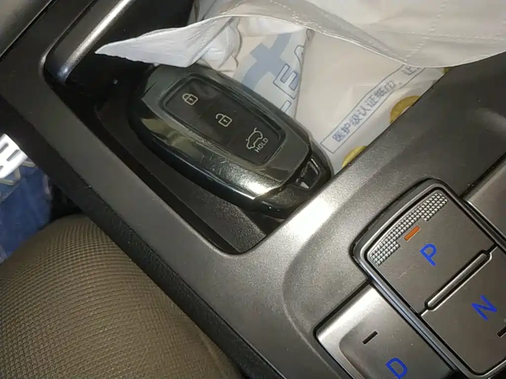 Hyundai Kona Electric — миниатюра 9