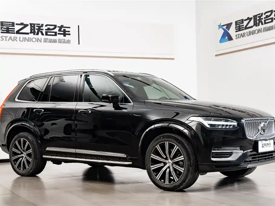 Volvo XC90 2022 B6 Luxury 7 мест