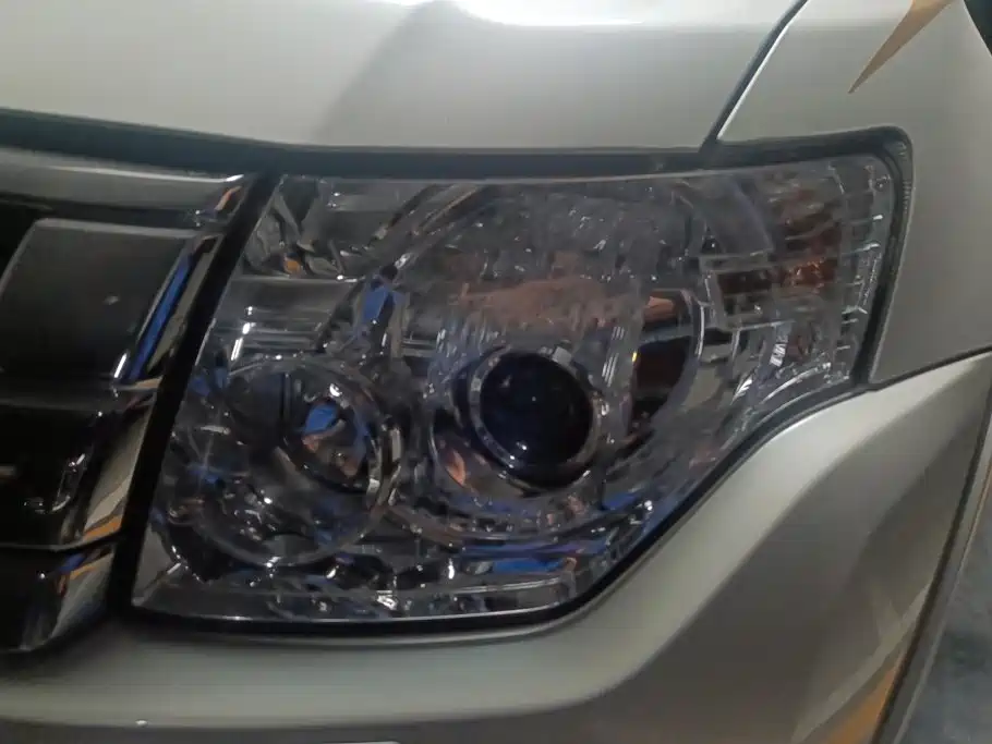Mitsubishi Pajero (Import) — миниатюра 5