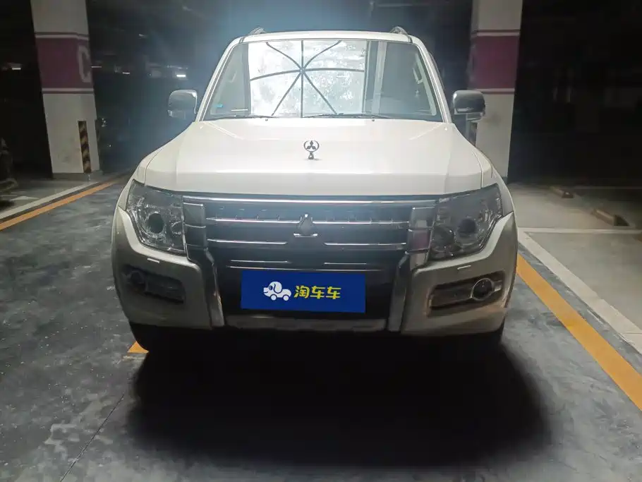 Mitsubishi Pajero (Import) — миниатюра 2