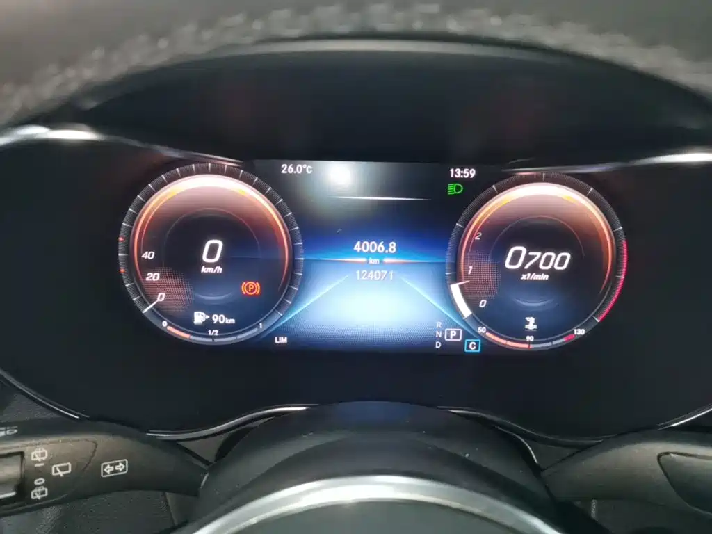 Mercedes-Benz GLC — миниатюра 12