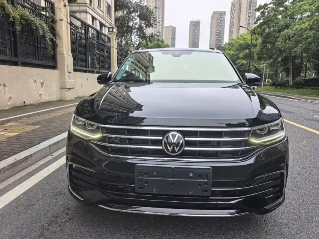 Volkswagen Tiguan L — миниатюра 2