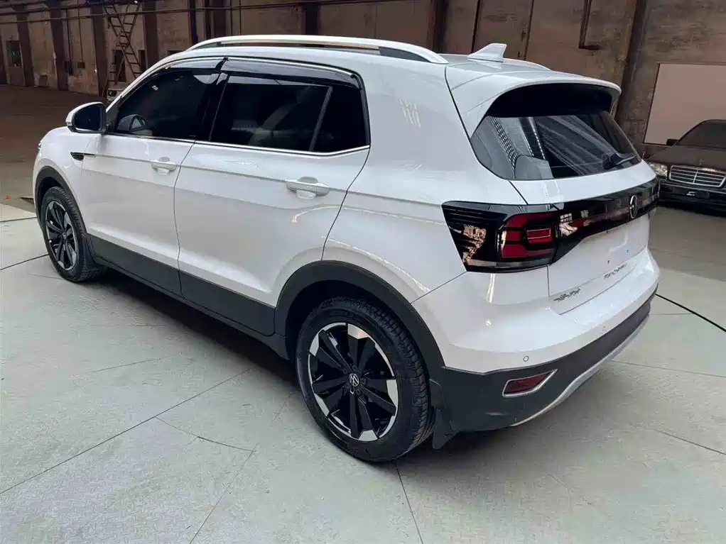 VOLKSWAGEN EXPLORING THE SHADOW