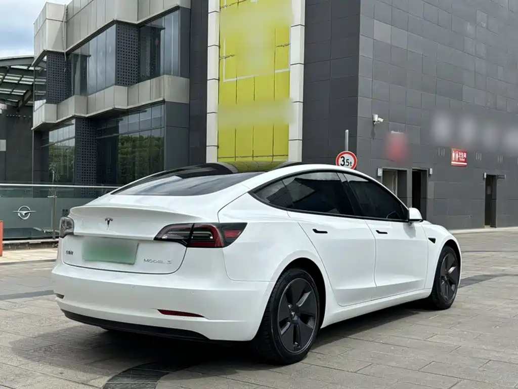 Tesla Model 3 — миниатюра 14