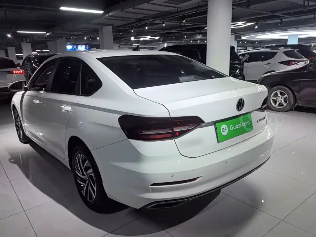 Volkswagen Lavida — миниатюра 5