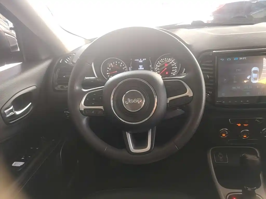 Jeep Compass — миниатюра 11