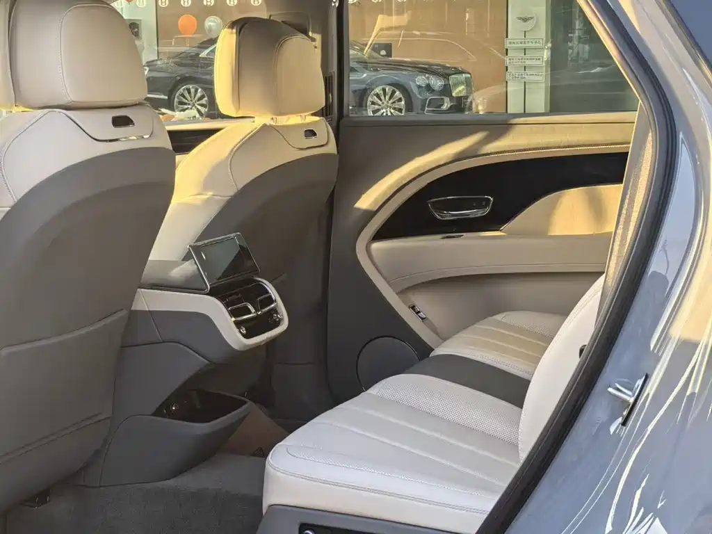 Bentley Bentayga 2026 4.0T V8