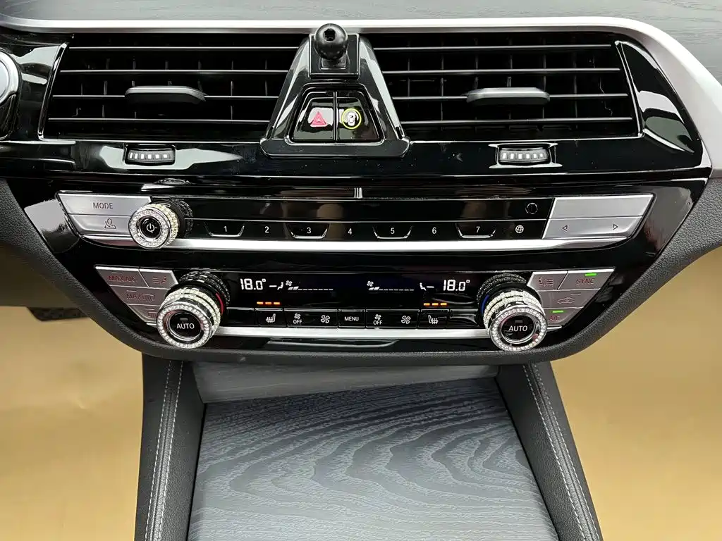BMW 5 Series — миниатюра 42