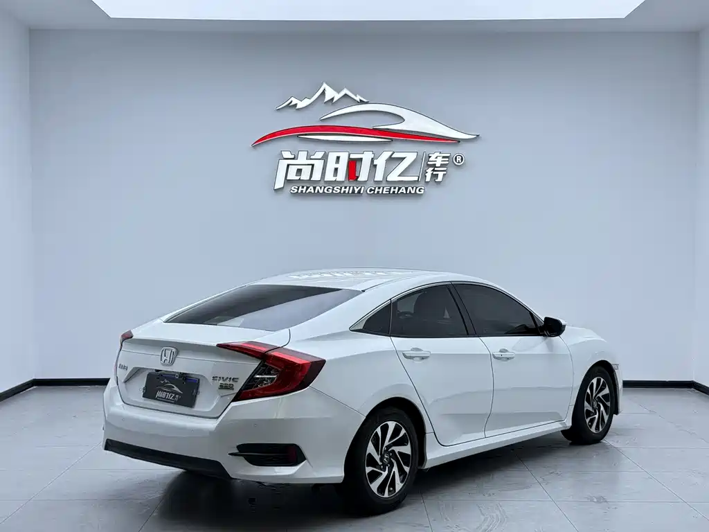 Honda Civic 2016 220TURBO CVT Luxury