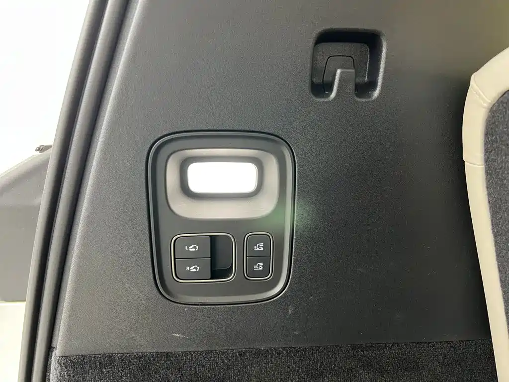 Li Auto Li i8 — миниатюра 48