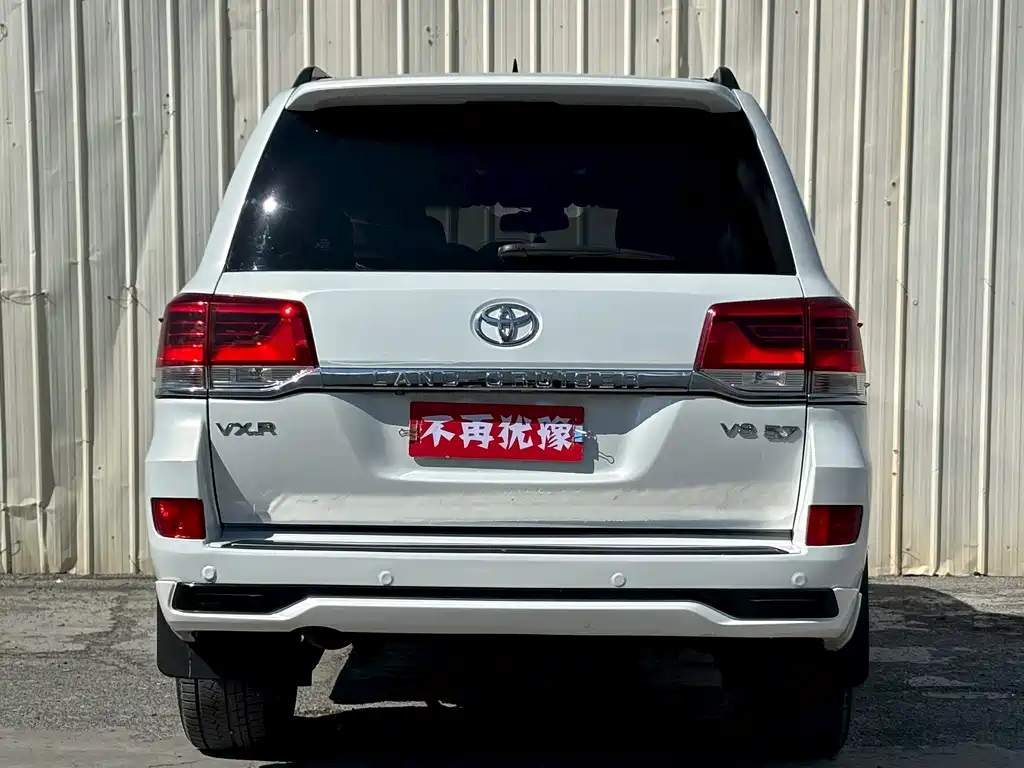 Toyota Land Cruiser 2010 5.7L AT