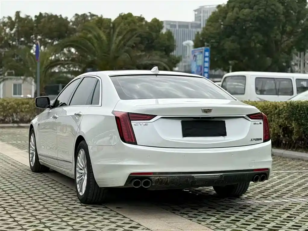 CADILLAC CT6