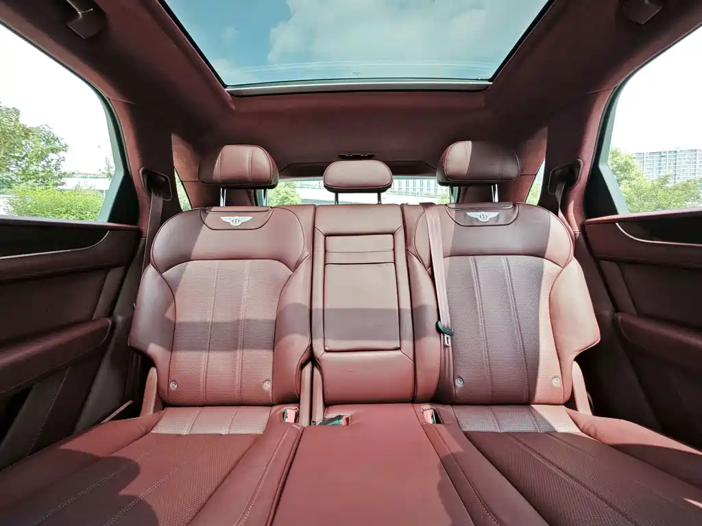 Bentley Bentayga — миниатюра 19