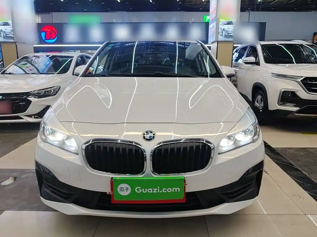 BMW 2 Series Active Tourer — миниатюра 3