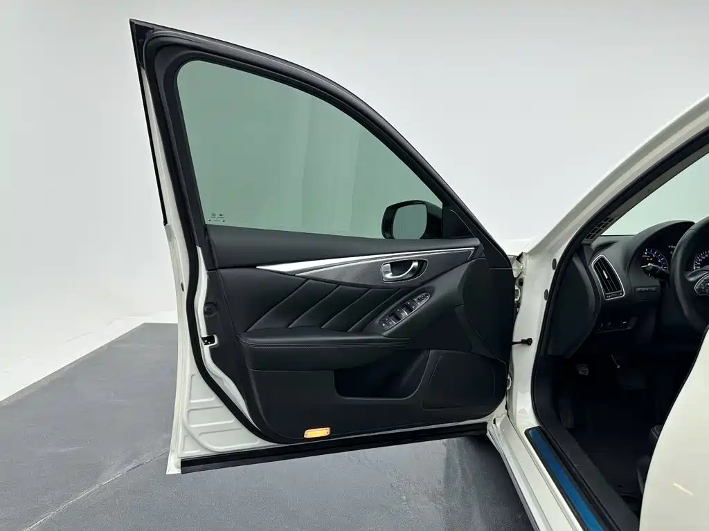 Infiniti Q50L — миниатюра 10