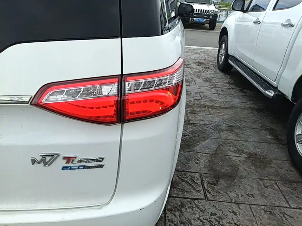 Luxgen Big 7 MPV — миниатюра 8