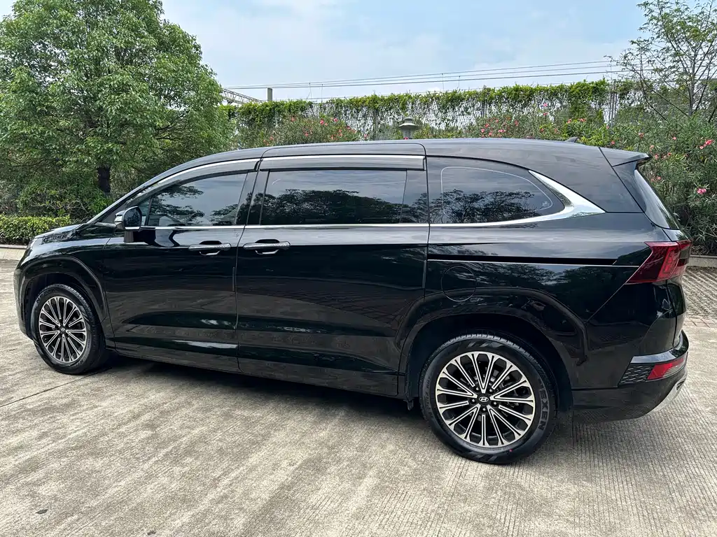 Hyundai Custo 2024 270TGDi LUX Luxury