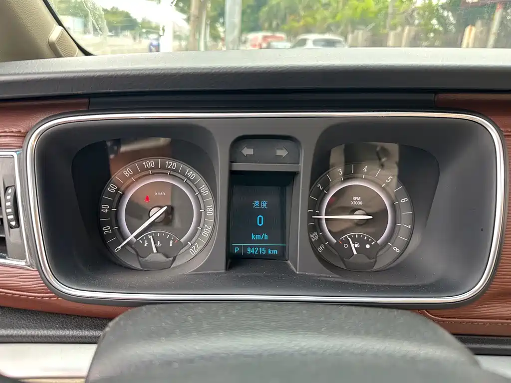 Buick GL8 — миниатюра 8