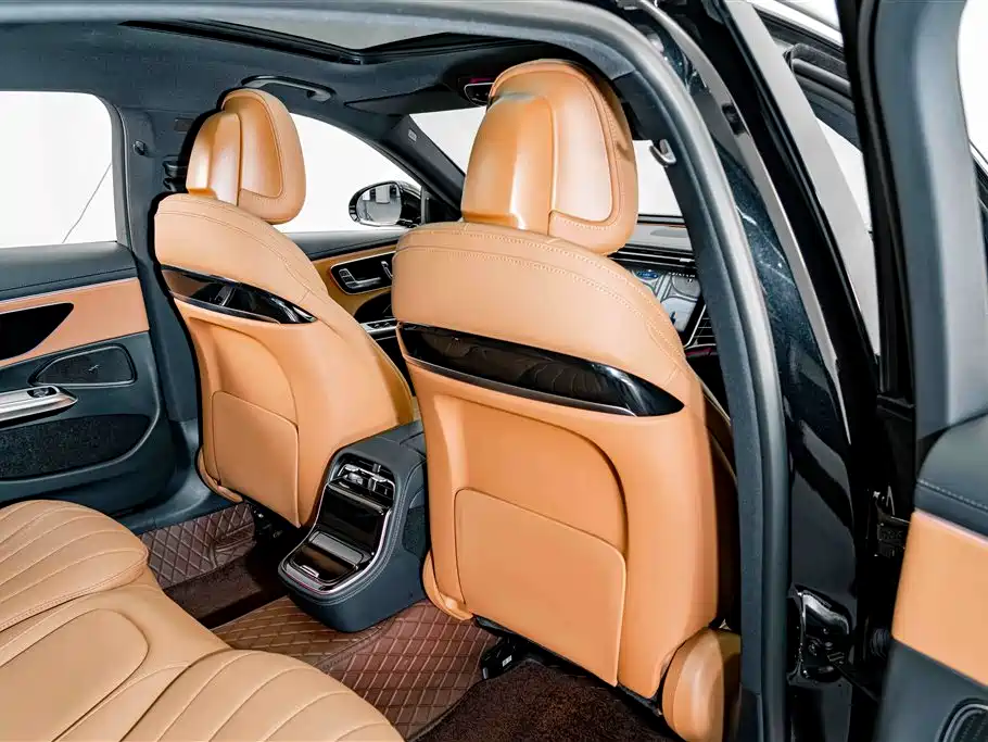 Mercedes-Benz E-Class — миниатюра 19
