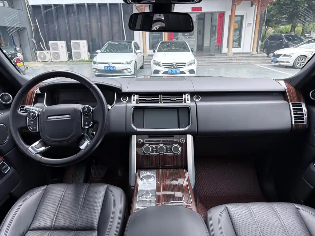 Land Rover Range Rover — миниатюра 6