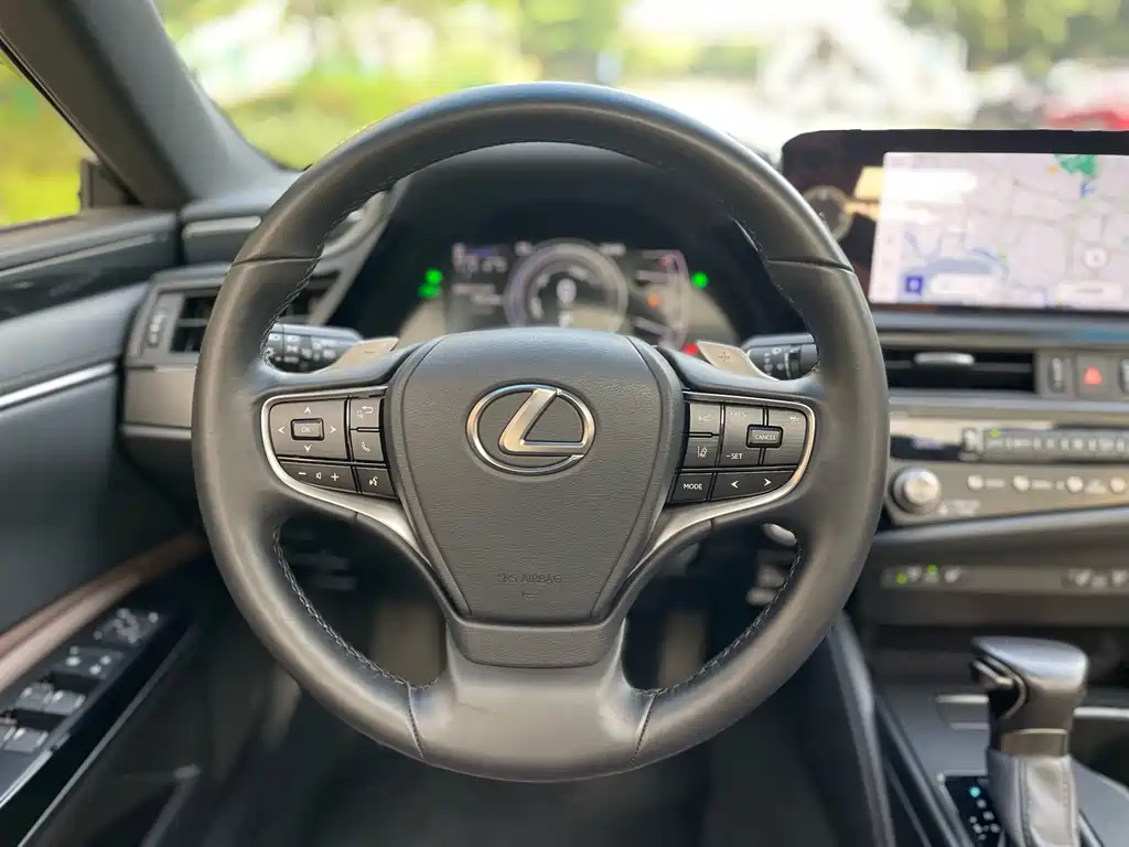 Lexus ES — миниатюра 10