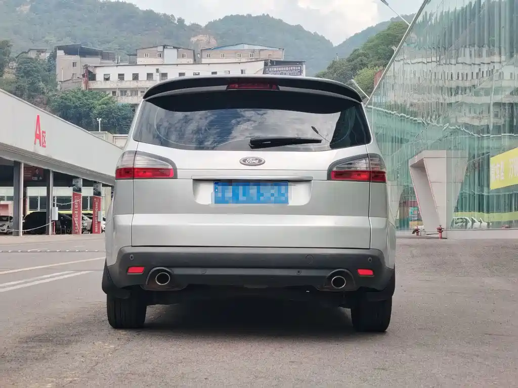 Ford Max — миниатюра 4