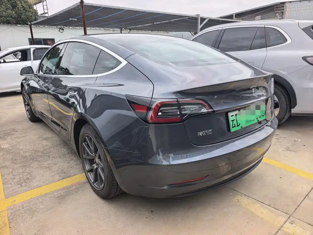 Tesla Model 3 — миниатюра 11