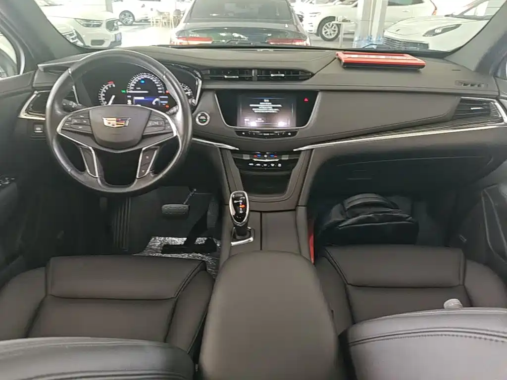 Cadillac XT5 — миниатюра 10