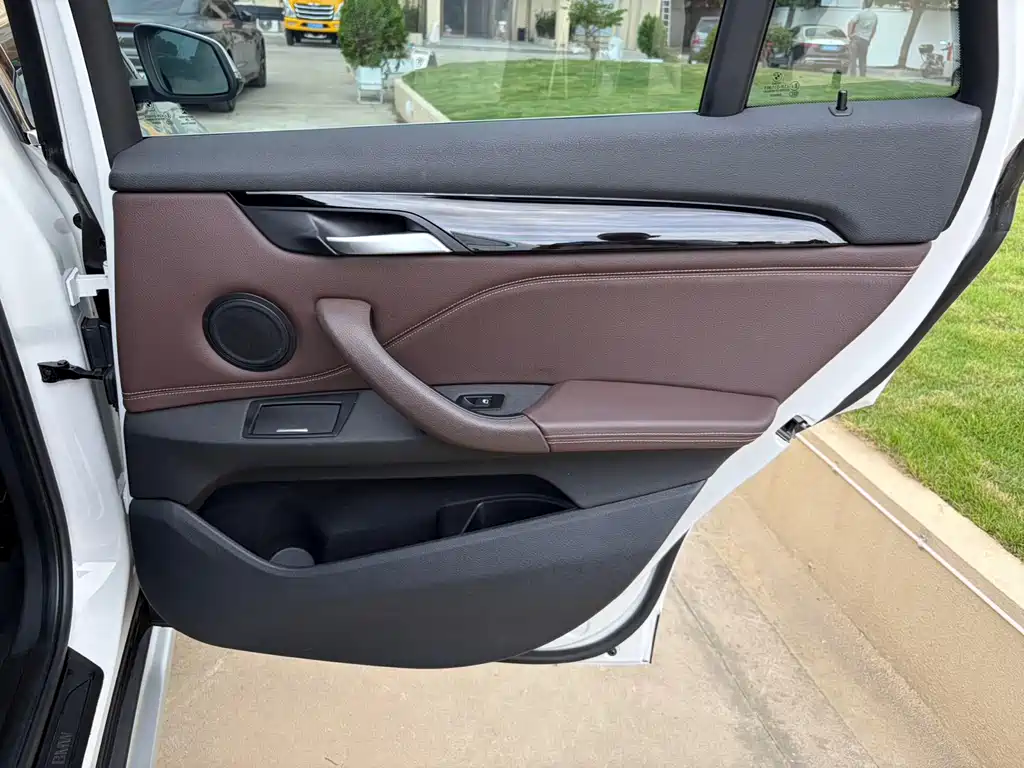 BMW X1 — миниатюра 18