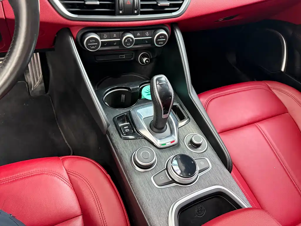 Alfa Romeo Giulia — миниатюра 7