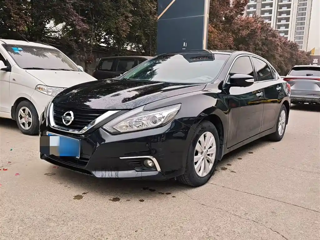 Купить Nissan Teana