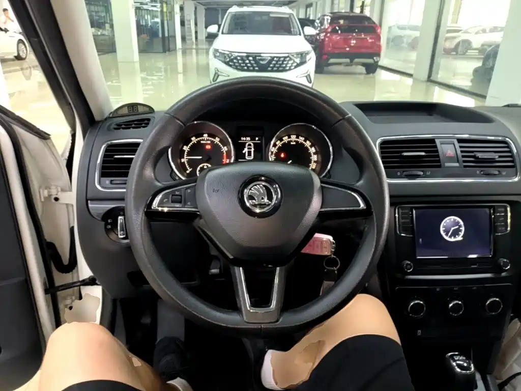 Skoda Yeti — миниатюра 11