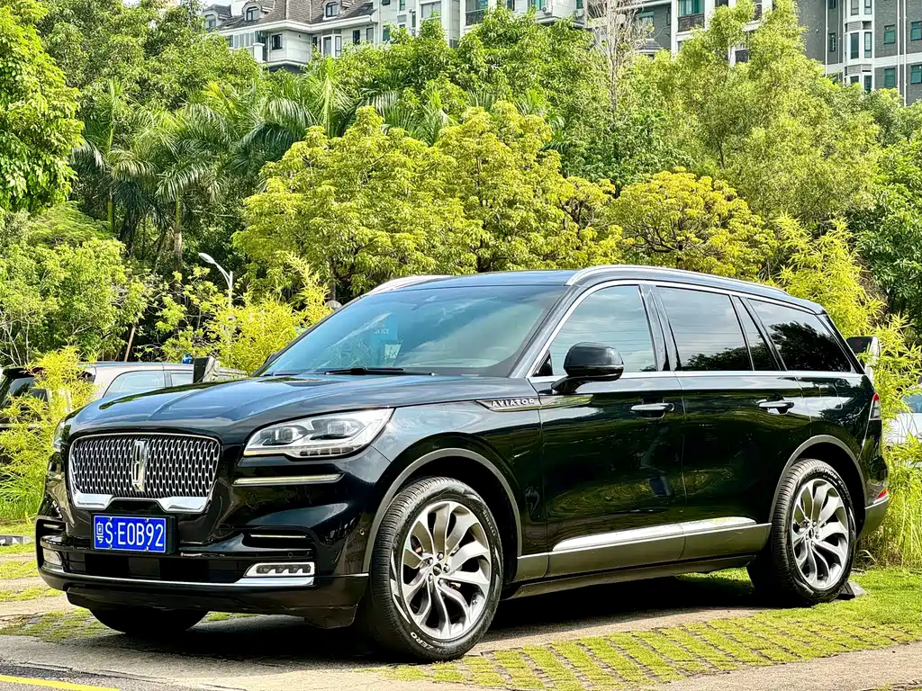 Lincoln Aviator