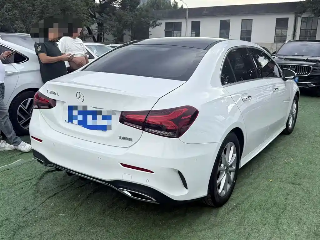 Mercedes-Benz A-Class — миниатюра 9